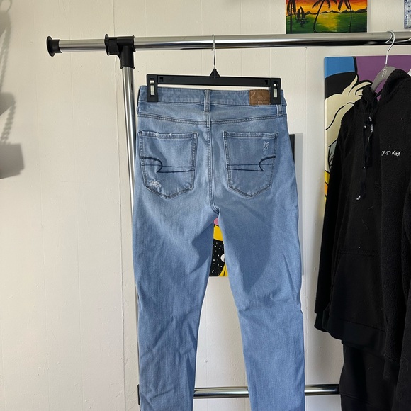 LAST CHANCE Light Wash American Eagle Skinny Jeans - Picture 3 of 6